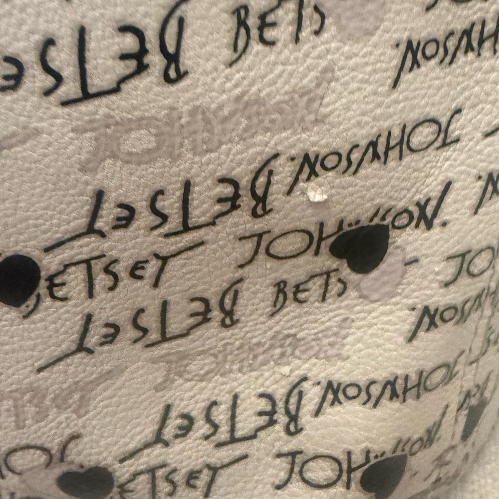 Betsy Johnson Black & Cream Tote w Pink Accents  & Lock & Key - Picture 15 of 16